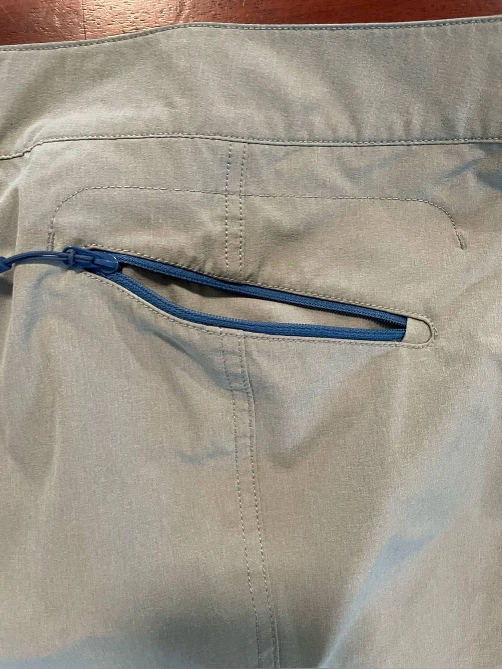 Vineyard Vines light gray